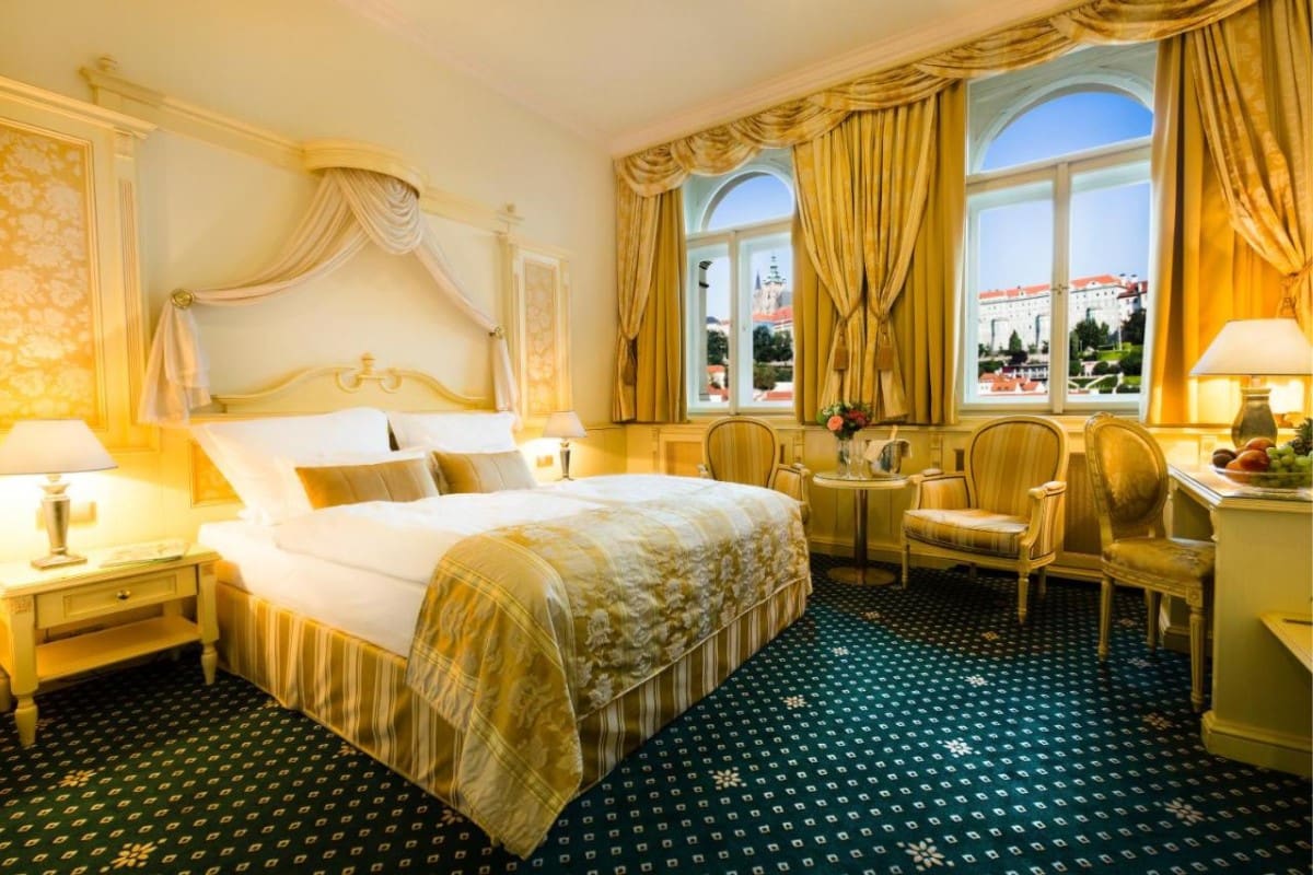 3- Luxury Family Hotel Royal Palace